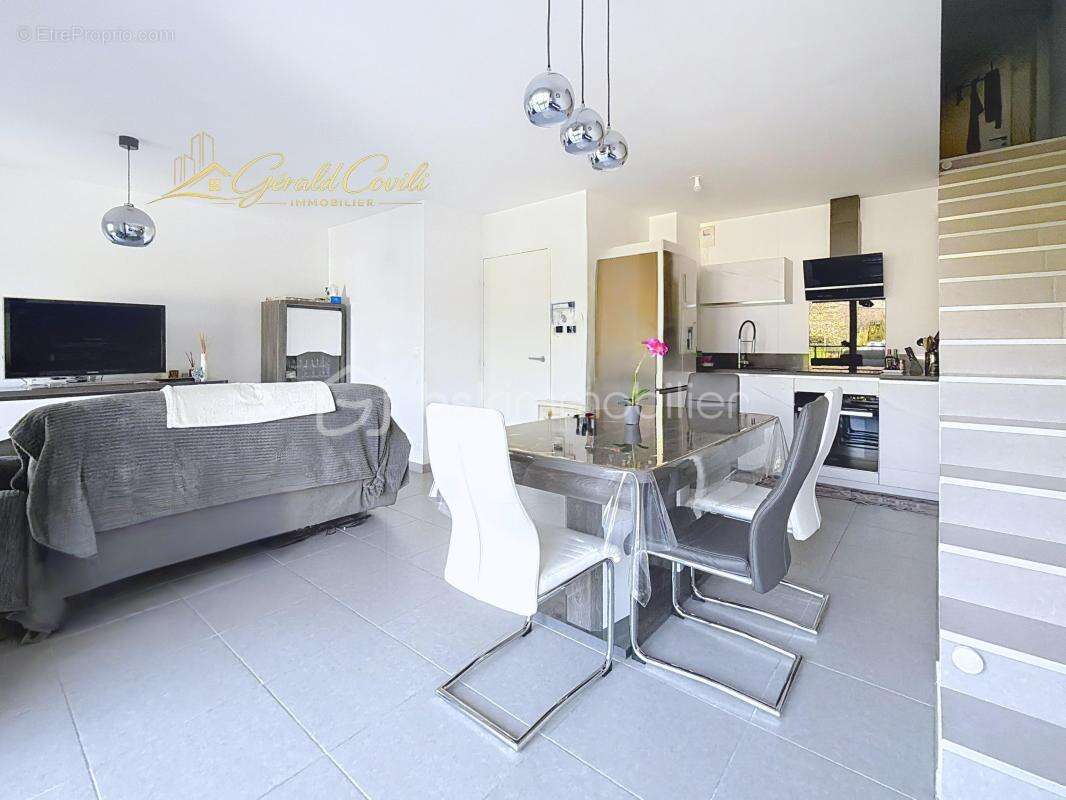 Appartement à AURIBEAU-SUR-SIAGNE