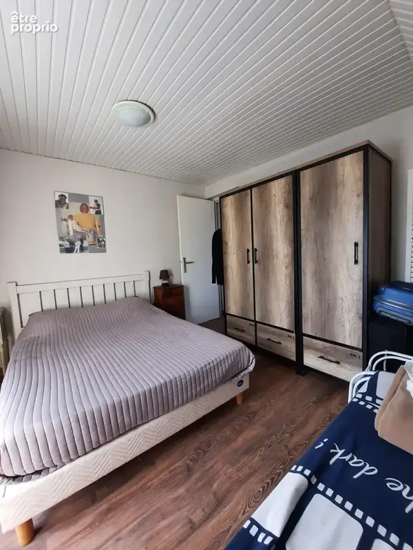 CHAMBRE A l'ETAGE