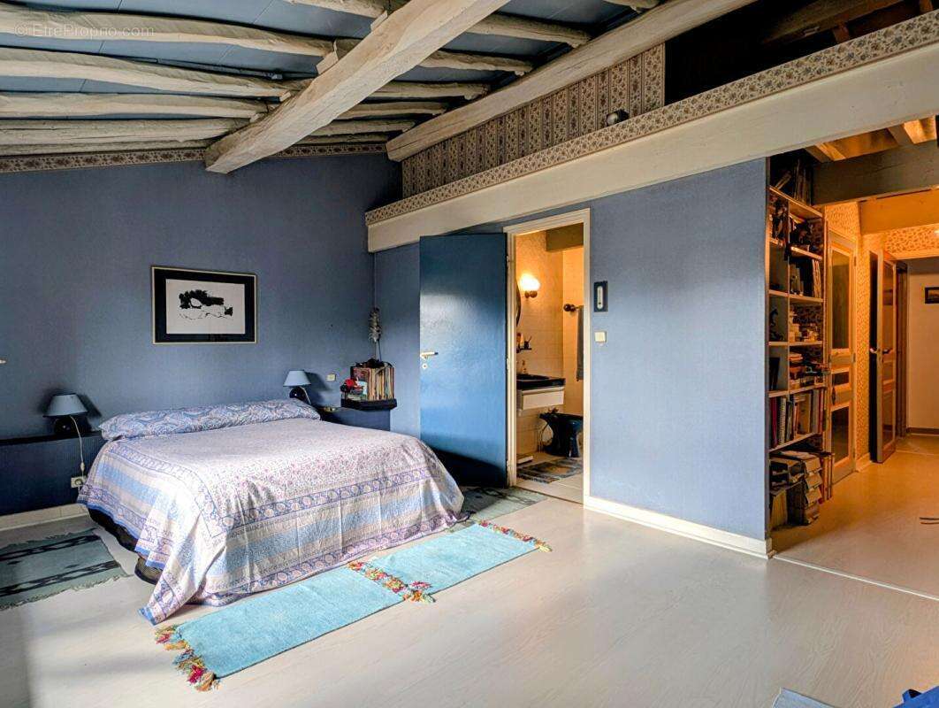 Demeure de caractère avec dépendance et garage sur terrain de 1100 m² - photo 11