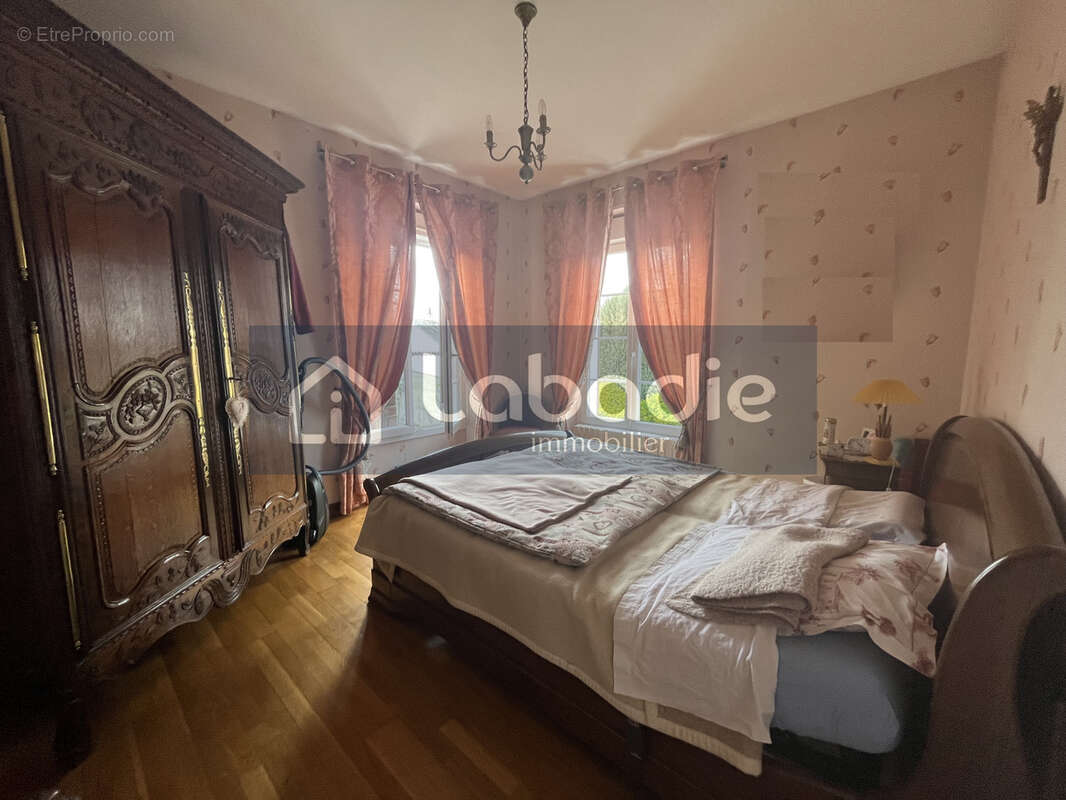 Maison à SAINT-PIERRE-DU-REGARD