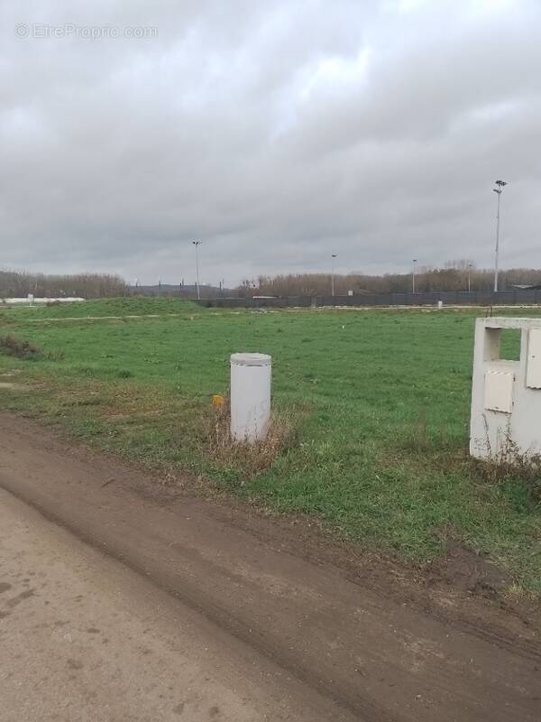 Terrain à COMPIEGNE