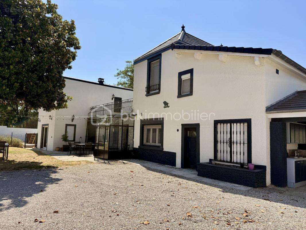 Maison de caractère rénovée – 178 m² – Espace parental – Piscine – Terrain de 1 214 m² - photo 14