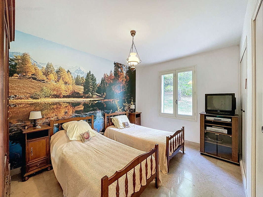 Maison à MONTAGNAC-MONTPEZAT