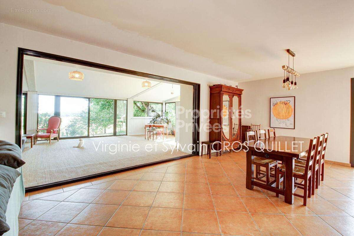 Maison de caractère secteur Lavaur 255 m2 + annexes sur grande parcelle - photo 10