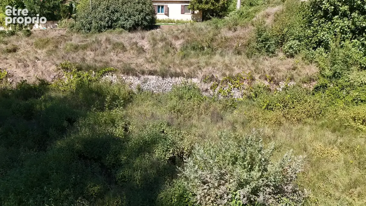 Opportunité Rare à Carcès : Terrain à Bâtir de 1 000 m2 - photo 8