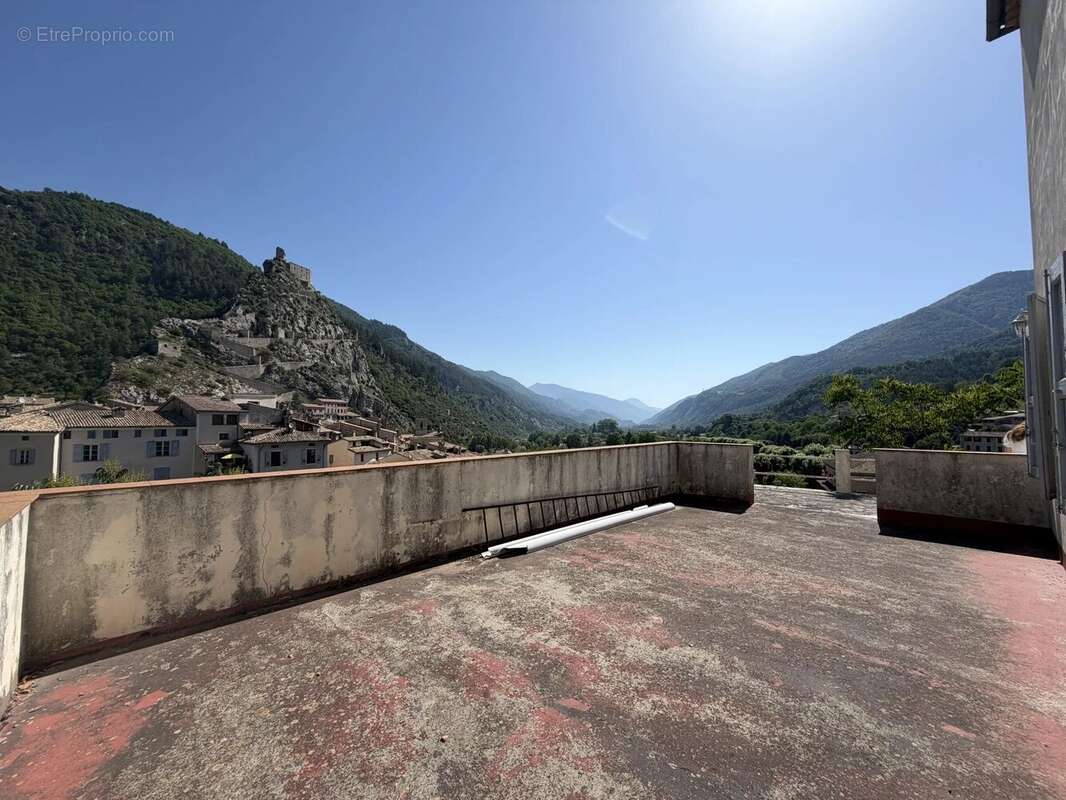 Maison à ENTREVAUX