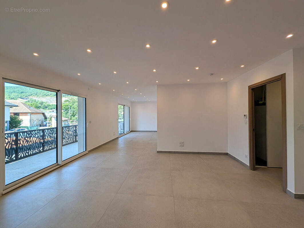 Appartement à GRESY-SUR-AIX