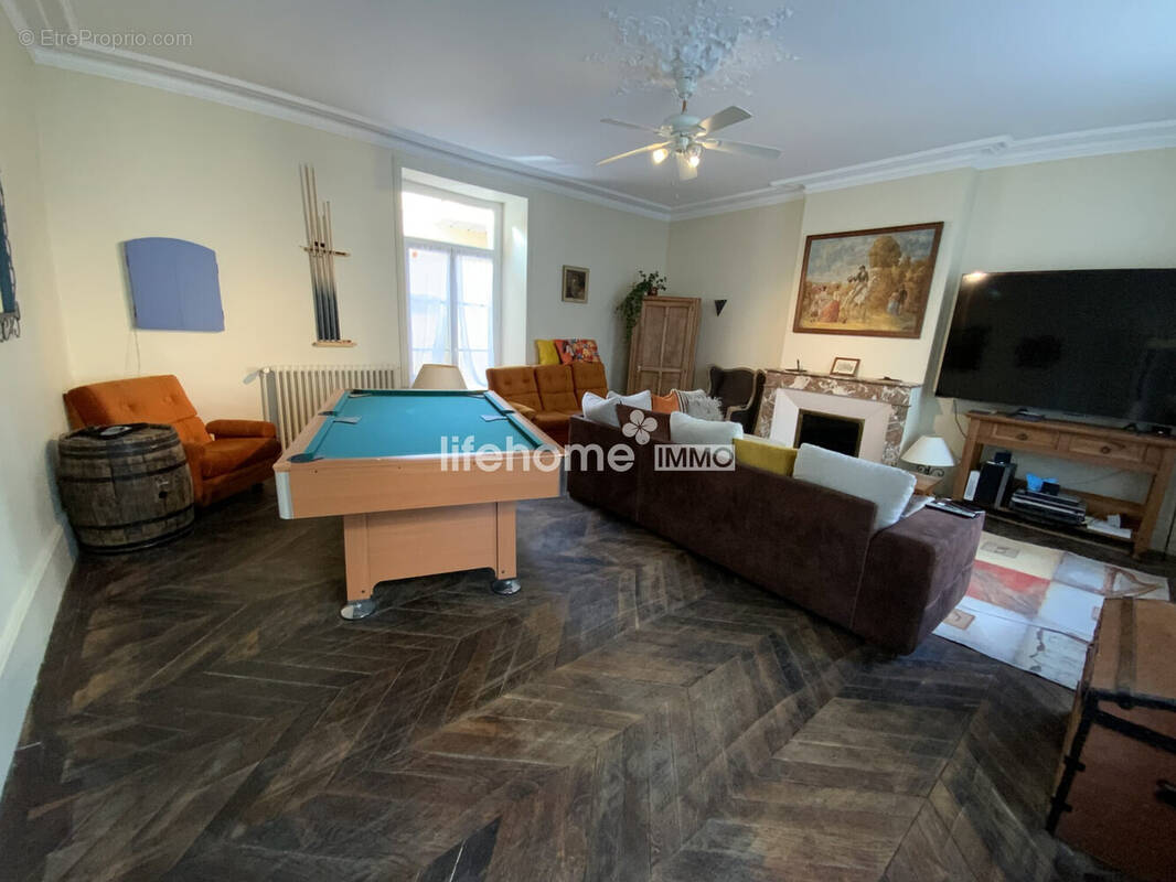 Maison 320 m² à Levroux  - photo 2