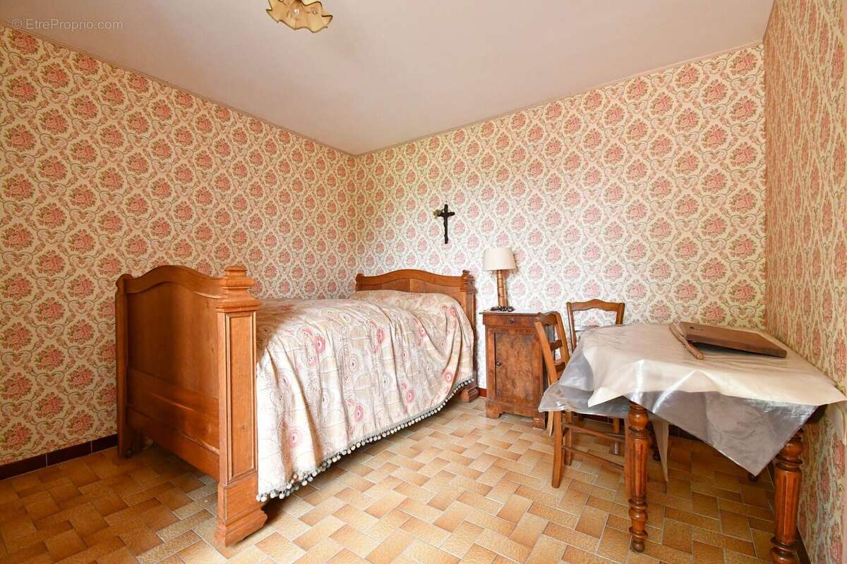 Maison à LA CELLE-EN-MORVAN