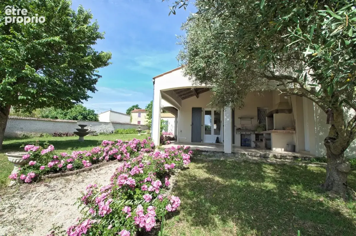 Maison à vendre de 217 m² au calme, sur plus de 2 100 m² de parcelle, à 7 min de Châtelaillon-Plage - photo 25