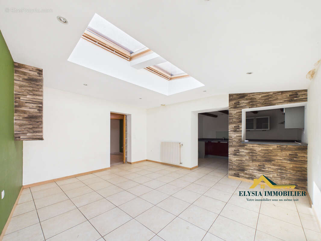 Maison à COLOMBEY-LES-BELLES