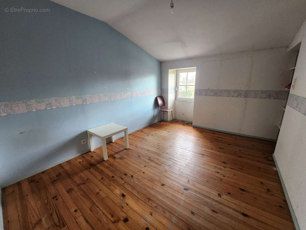 Maison à SAINTE-GEMME-LA-PLAINE