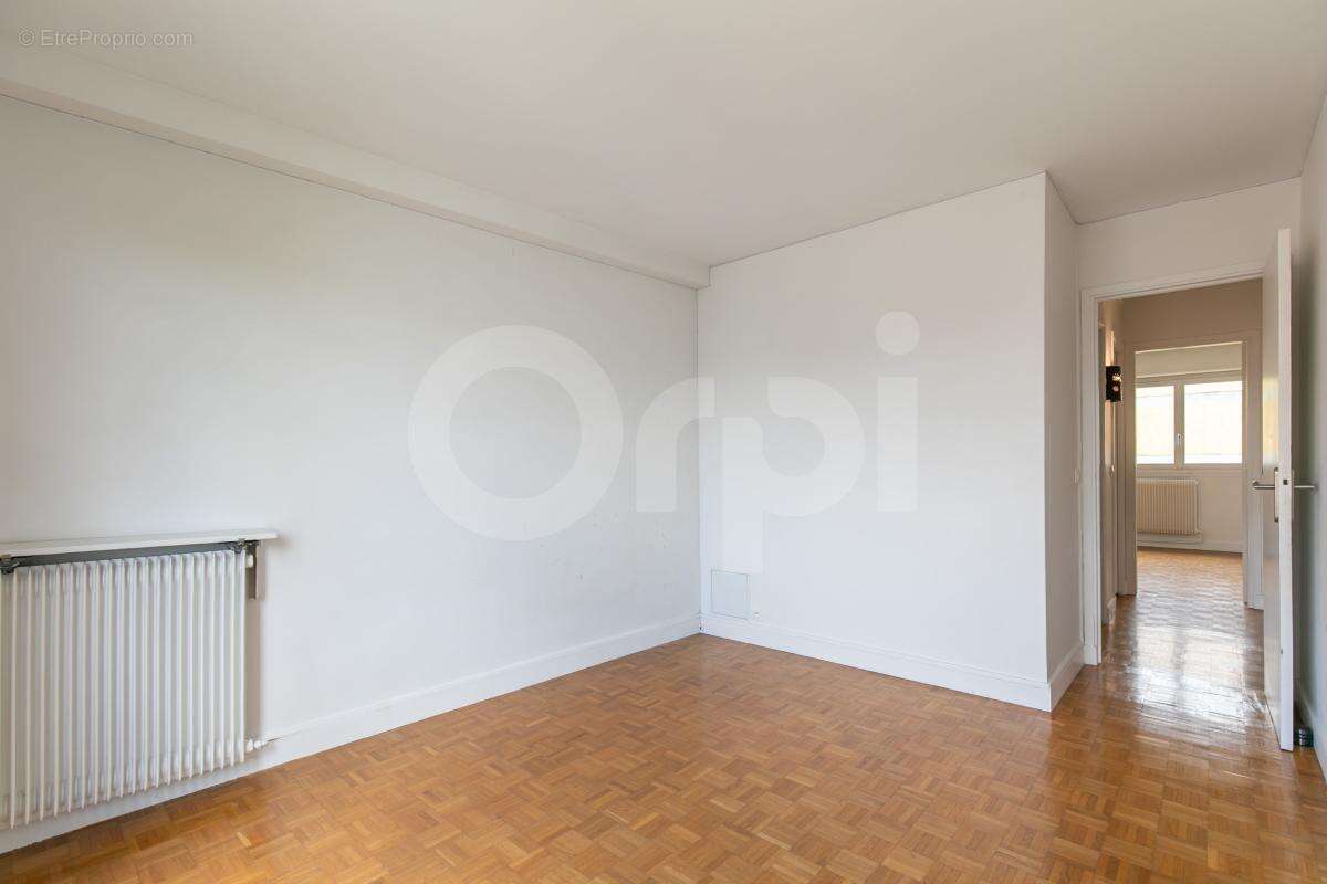 5 pièces de 111 m² – RER A Nogent-sur-Marne 5 min – Balcons – Proche Bois de Vincennes - photo 15