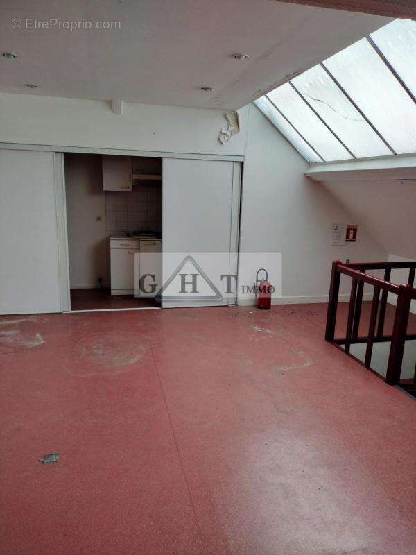 Commerce à SAINTE-SAVINE