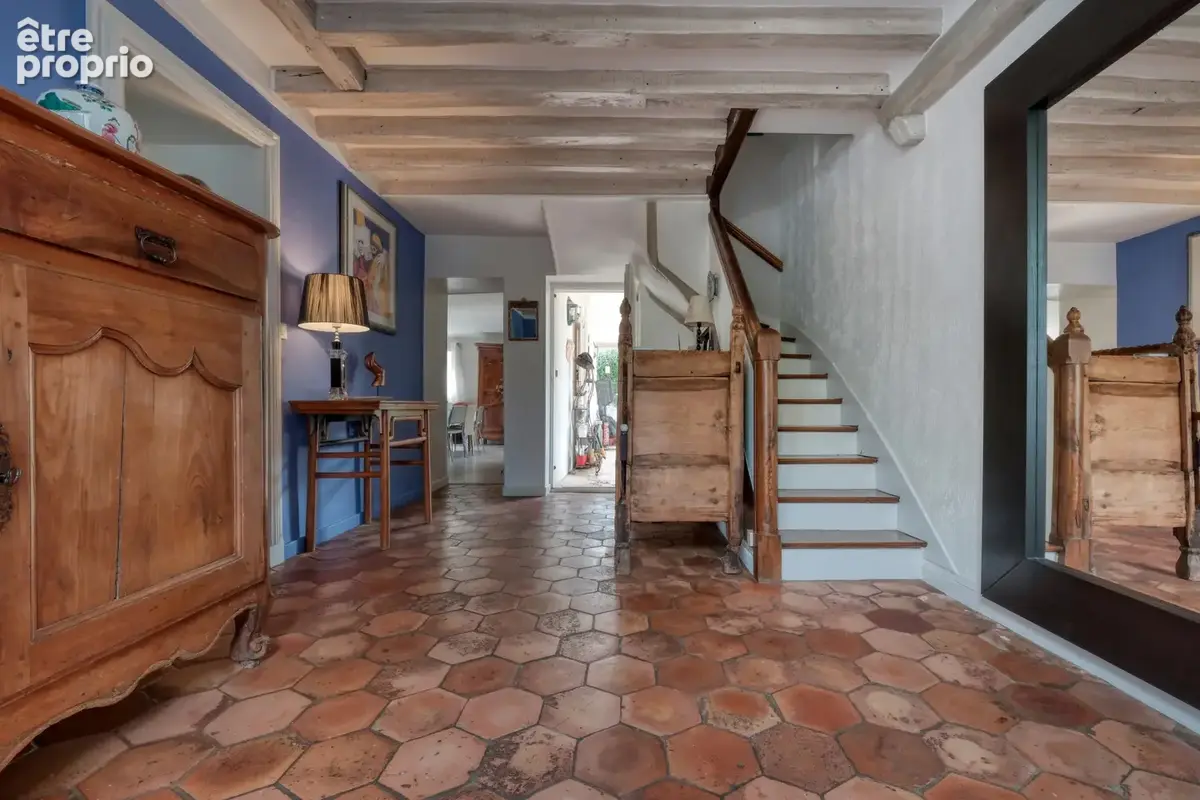 Tres belle maison ancienne de 213m2 au sol - 4 chambres - terrain arbore de 1100m2 - photo 4