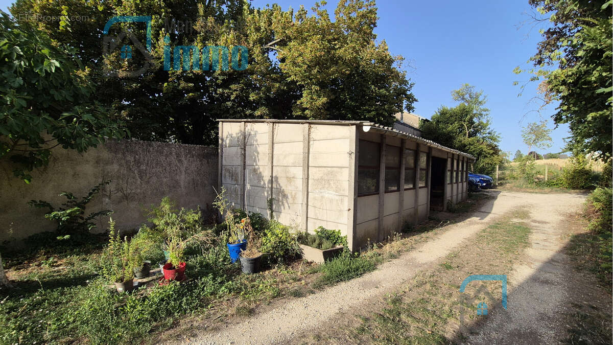 Bourges, Gionne (secteur Berthelot-Colbert) - Appartement type 2 avec stationnement privatif - photo 6