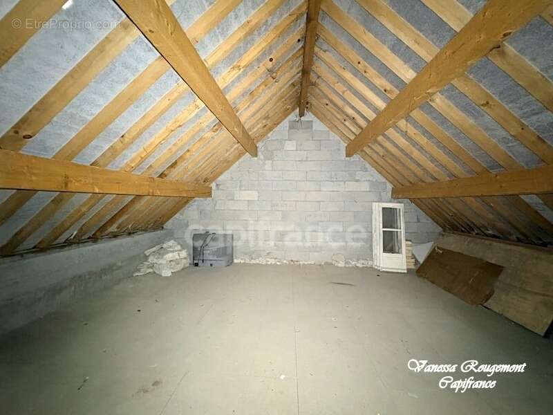 Maison familiale de 140 m² avec jardin arboré et dépendance – Poilly-sur-Tholon - photo 16