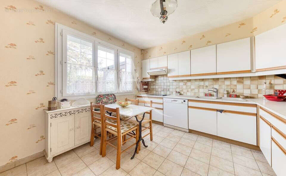 Maison à OZOIR-LA-FERRIERE