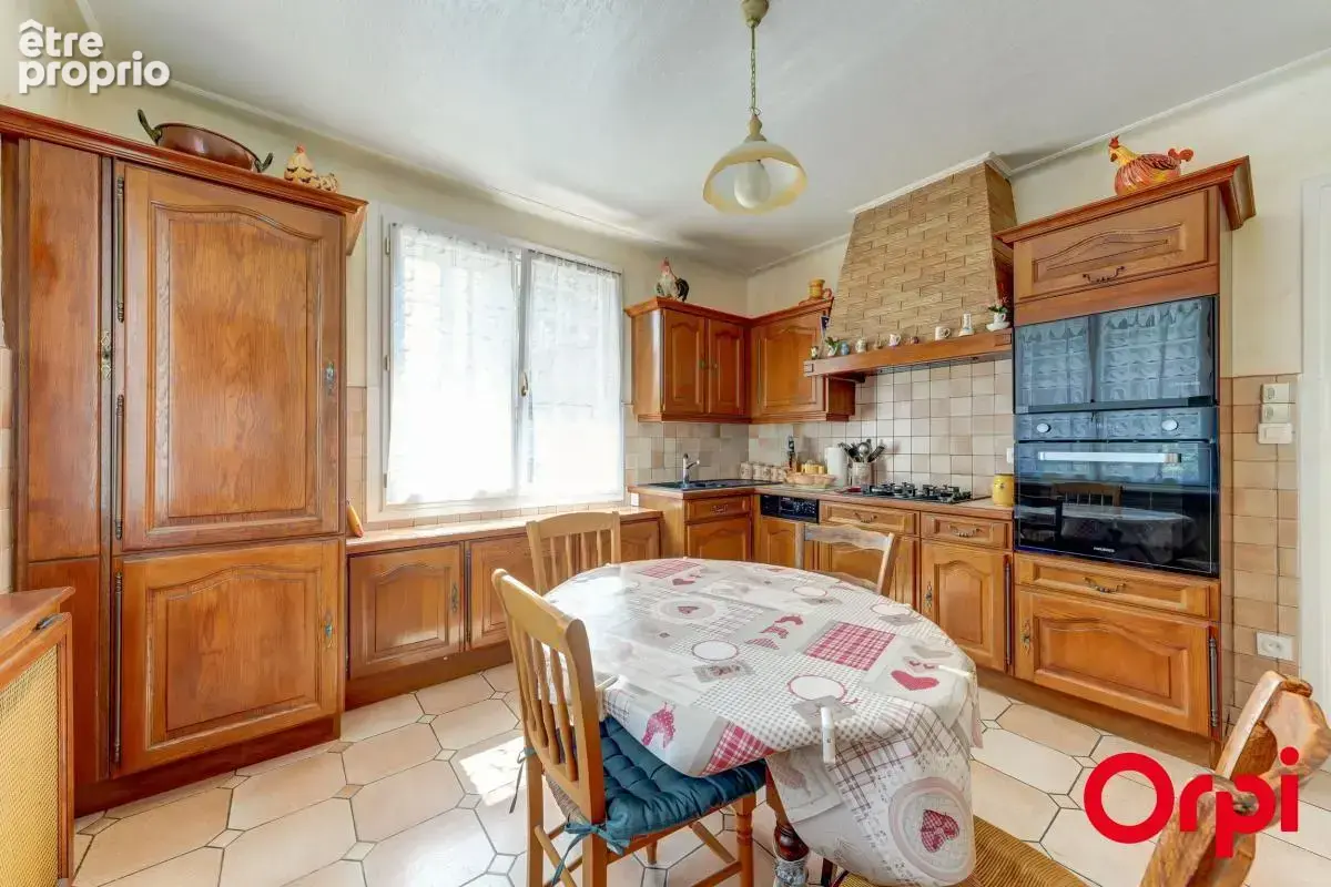 Maison familiale de 158 m² avec une belle vue dégagée - photo 8