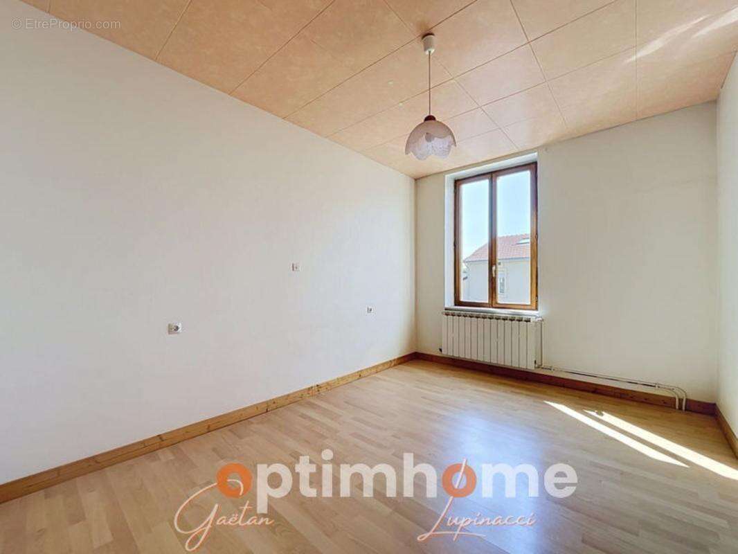 CLOUANGE – Grande maison familiale de 168 m² à deux pas du centre-ville ! - photo 9