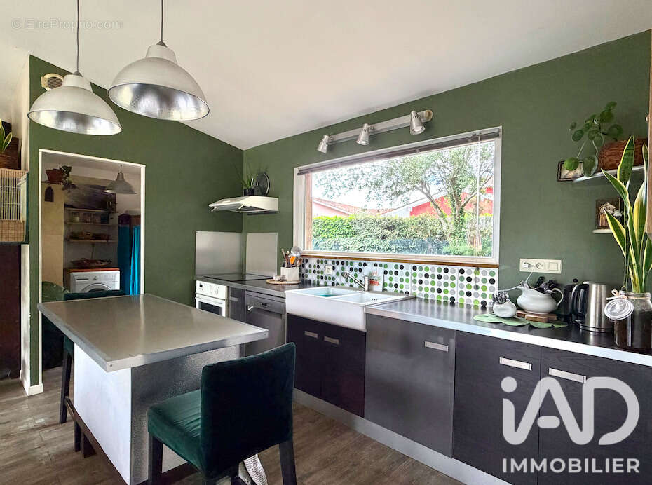 Maison 140 m² à Saubrigues  - photo 6
