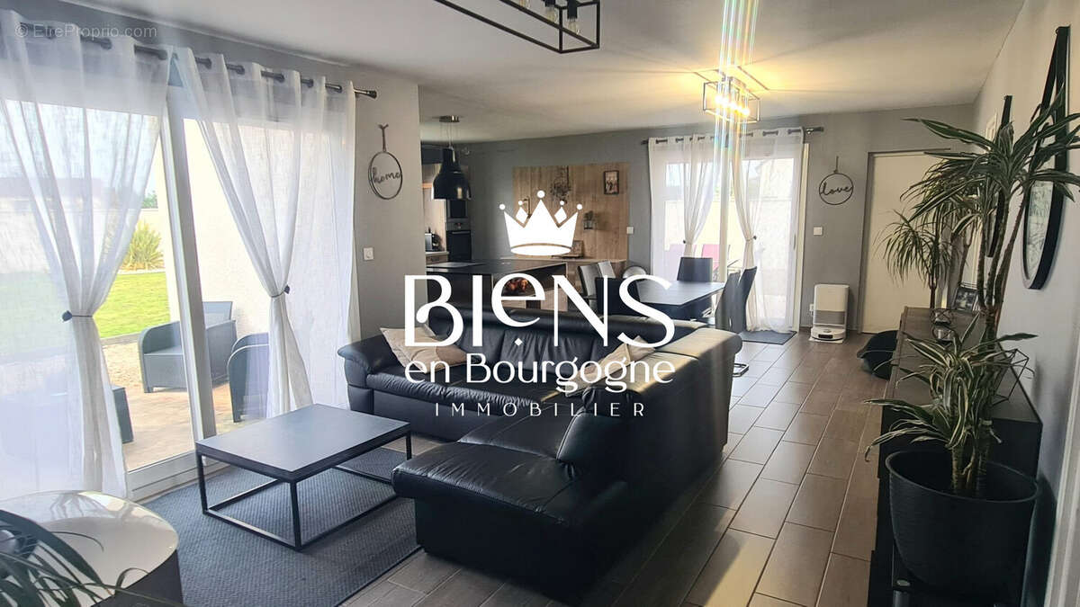 Maison à MEURSANGES