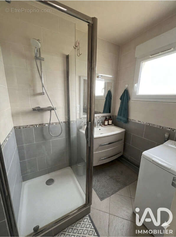 Photo 3 - Appartement à COURBEVOIE