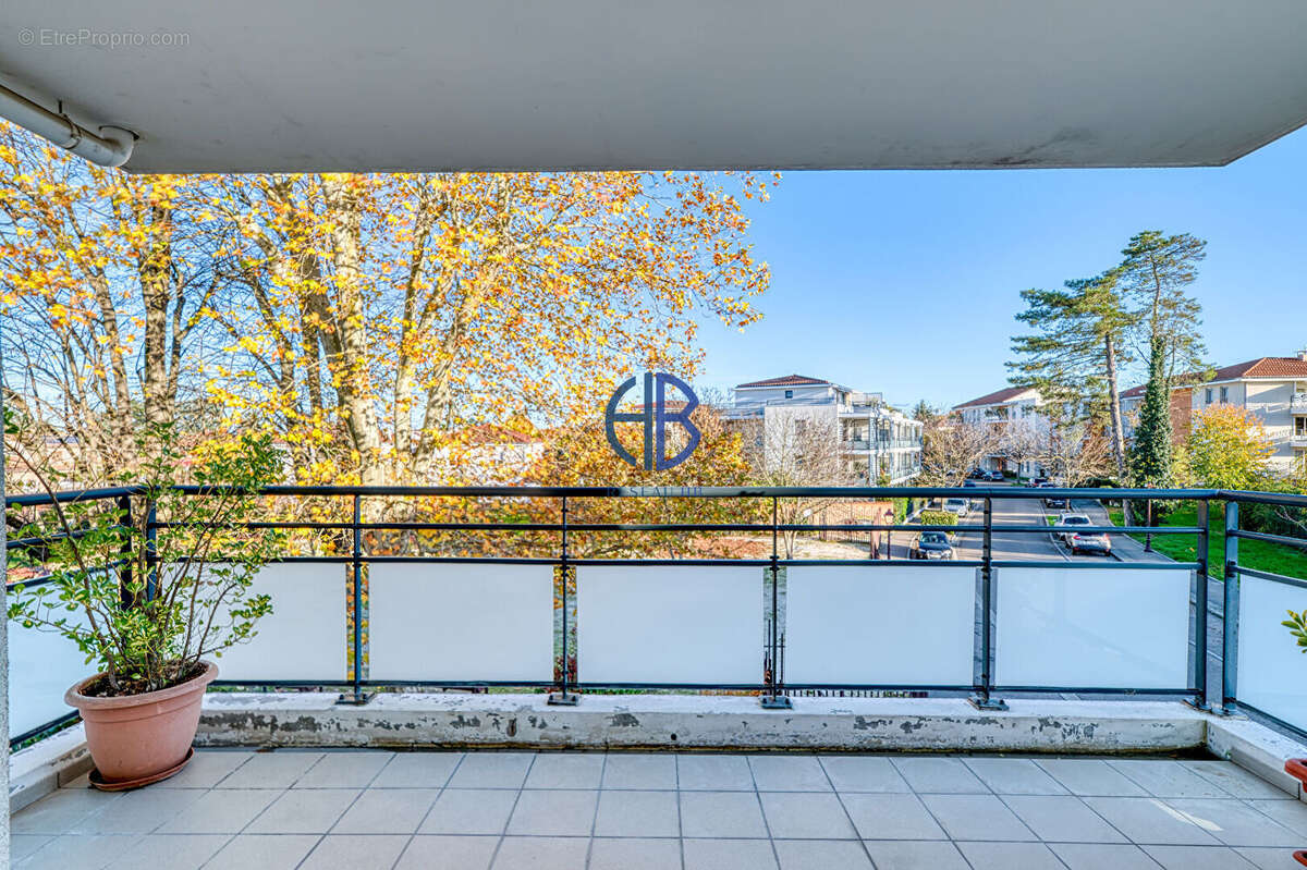 Appartement à SAINT-BONNET-DE-MURE