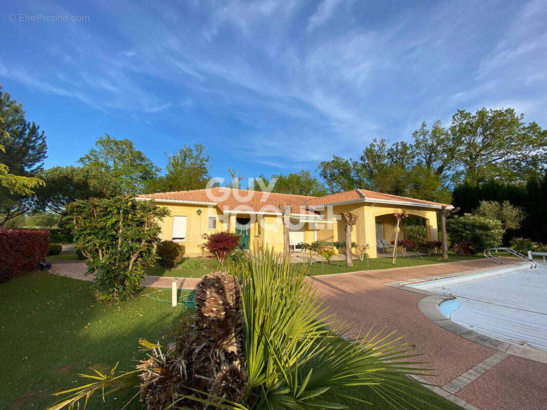 Maison à LES BILLAUX