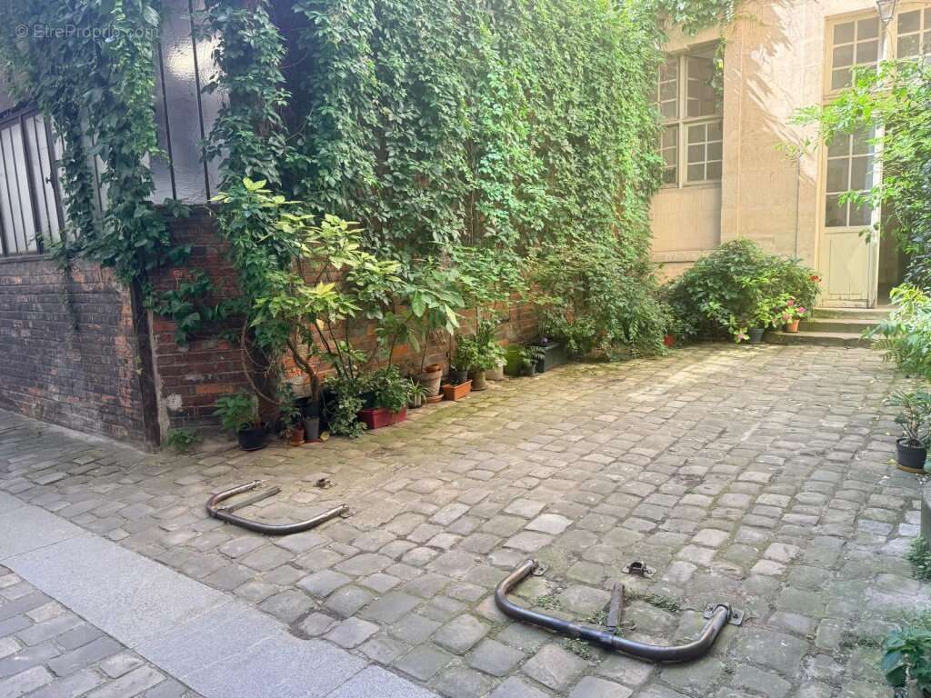 Appartement à PARIS-3E