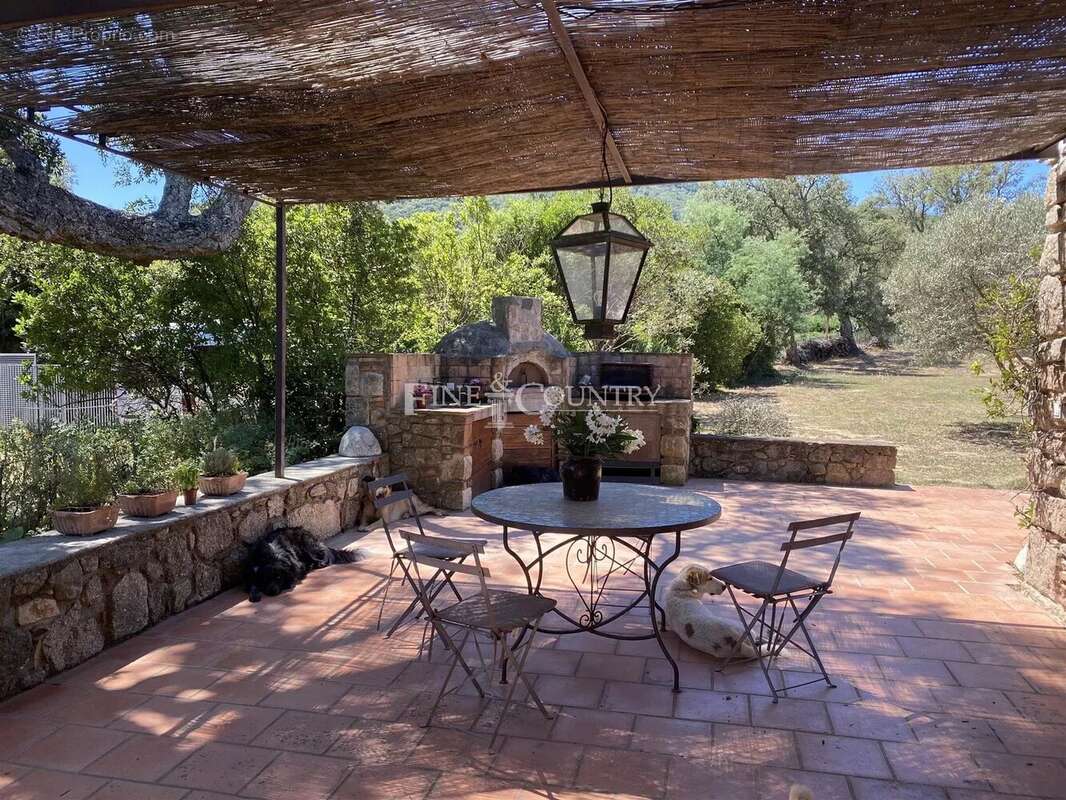 Maison à ROQUEBRUNE-SUR-ARGENS