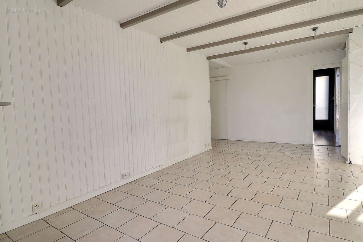 Appartement à MARSEILLE-4E