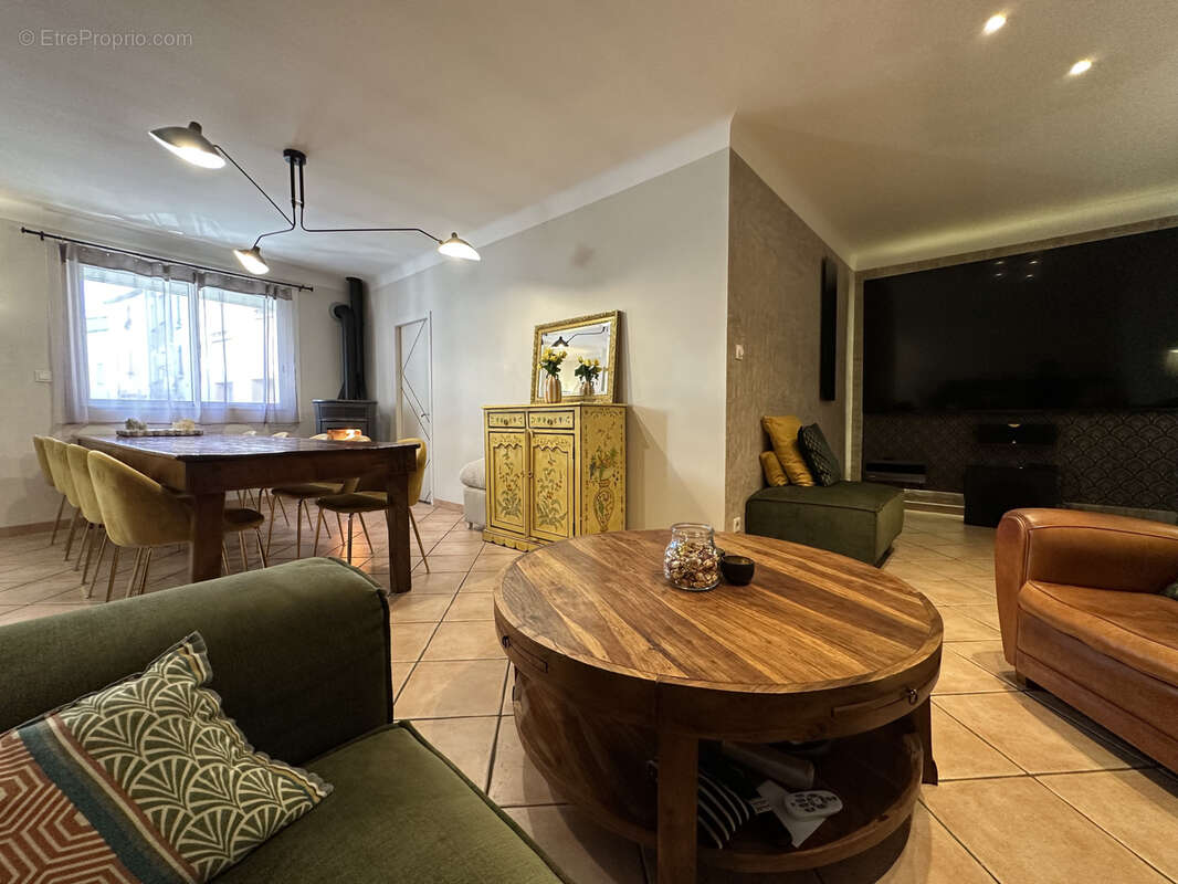SAINT CYPRIEN. A vendre grande maison 170m2, 6 chambres, superbe terrasse de toit - photo 4