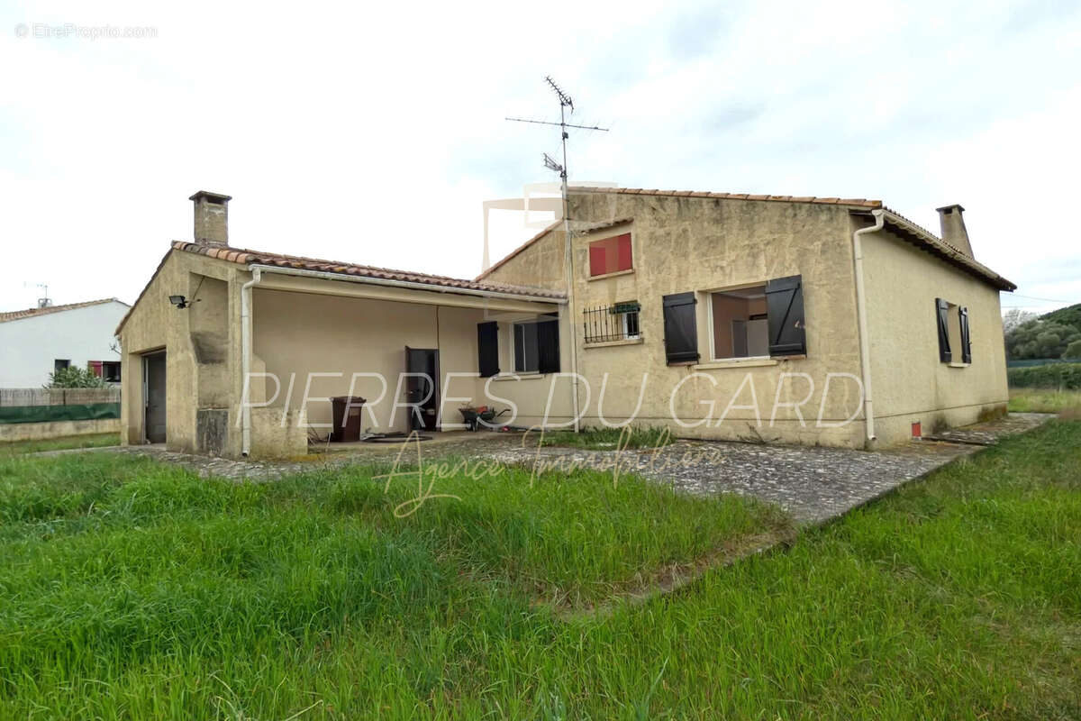 Maison à SANILHAC-SAGRIES