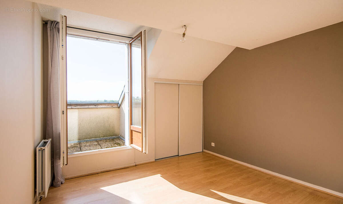Appartement à ONET-LE-CHATEAU