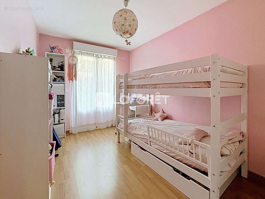 Appartement à LE PLESSIS-ROBINSON