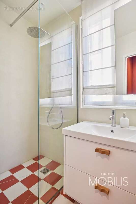 Appartement à PARIS-10E