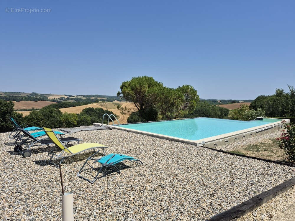 A Ordan-Larroque, Grange en pierre rénovée de 221m2 avec piscine - photo 2