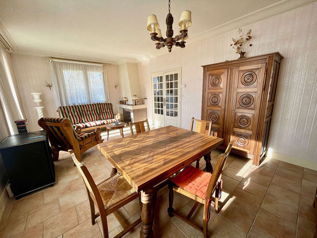 Maison à SAINT-CYR-SUR-LOIRE