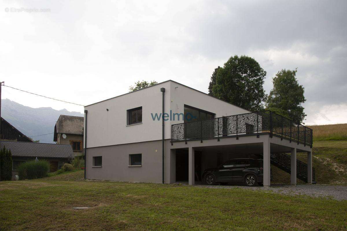 Maison à CHATEAUNEUF