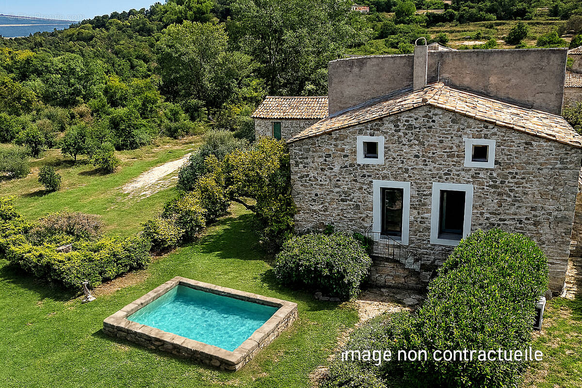 Maison à SAINT-PIERRE-DE-VASSOLS