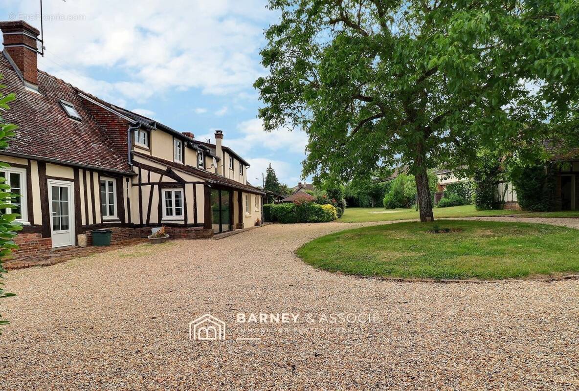 Maison à ARNIERES-SUR-ITON