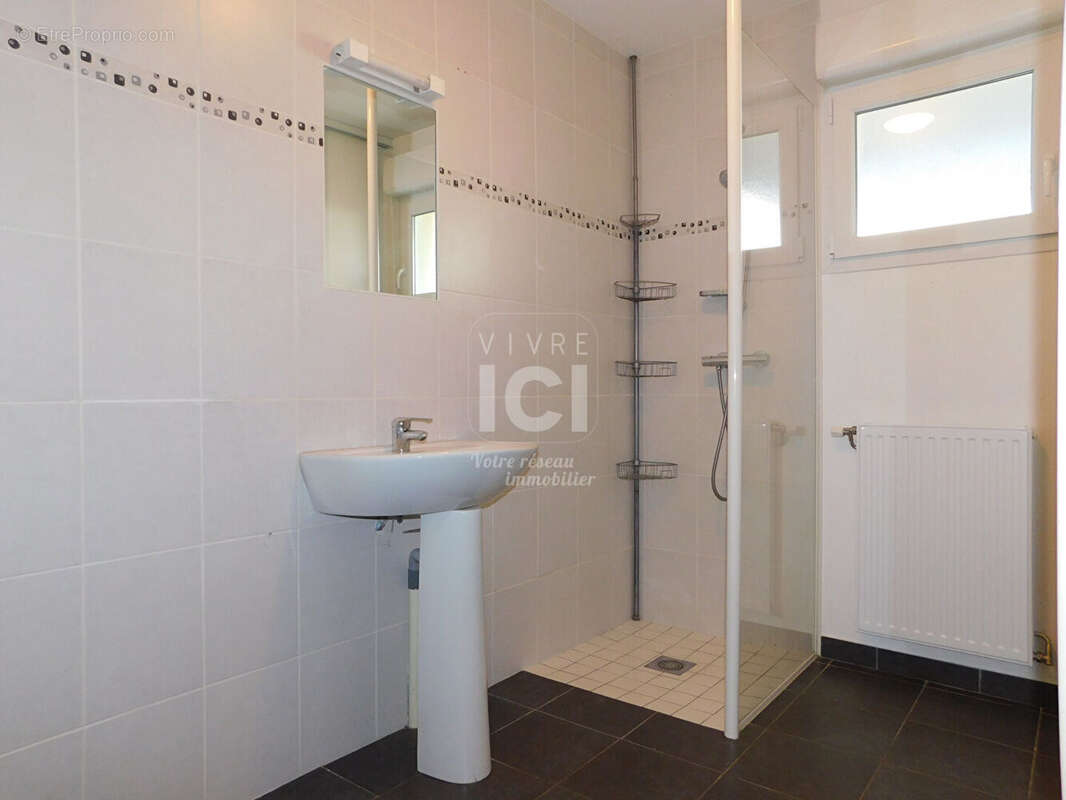Maison Murs Erigne 86 m² - photo 9