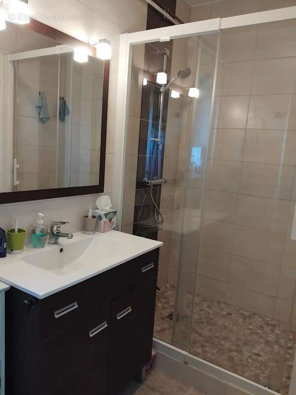 Maison à ESPINASSE-VOZELLE