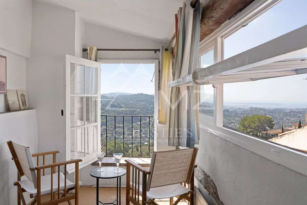 Maison à MOUGINS