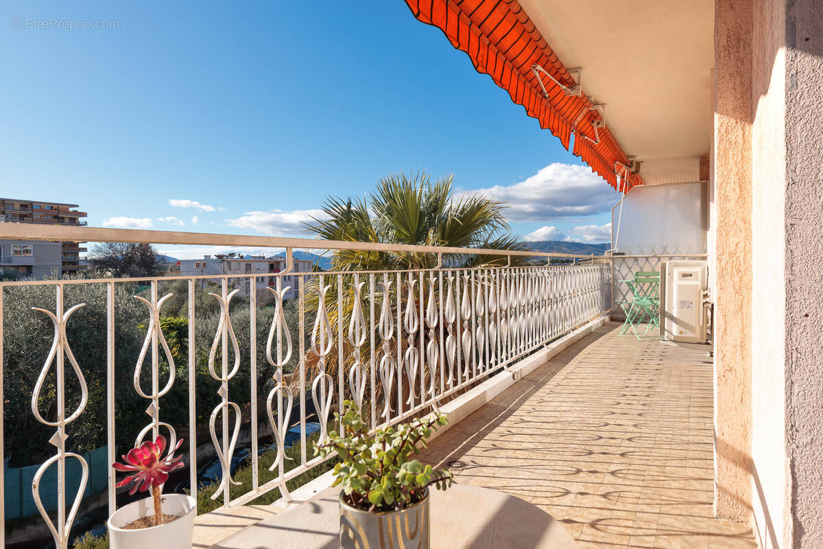 Appartement à LE CANNET