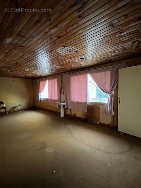 A VendreImmeuble de rapport 330 m2   Maison + T5 + Local professionnel   Fort potentiel ! - photo 7