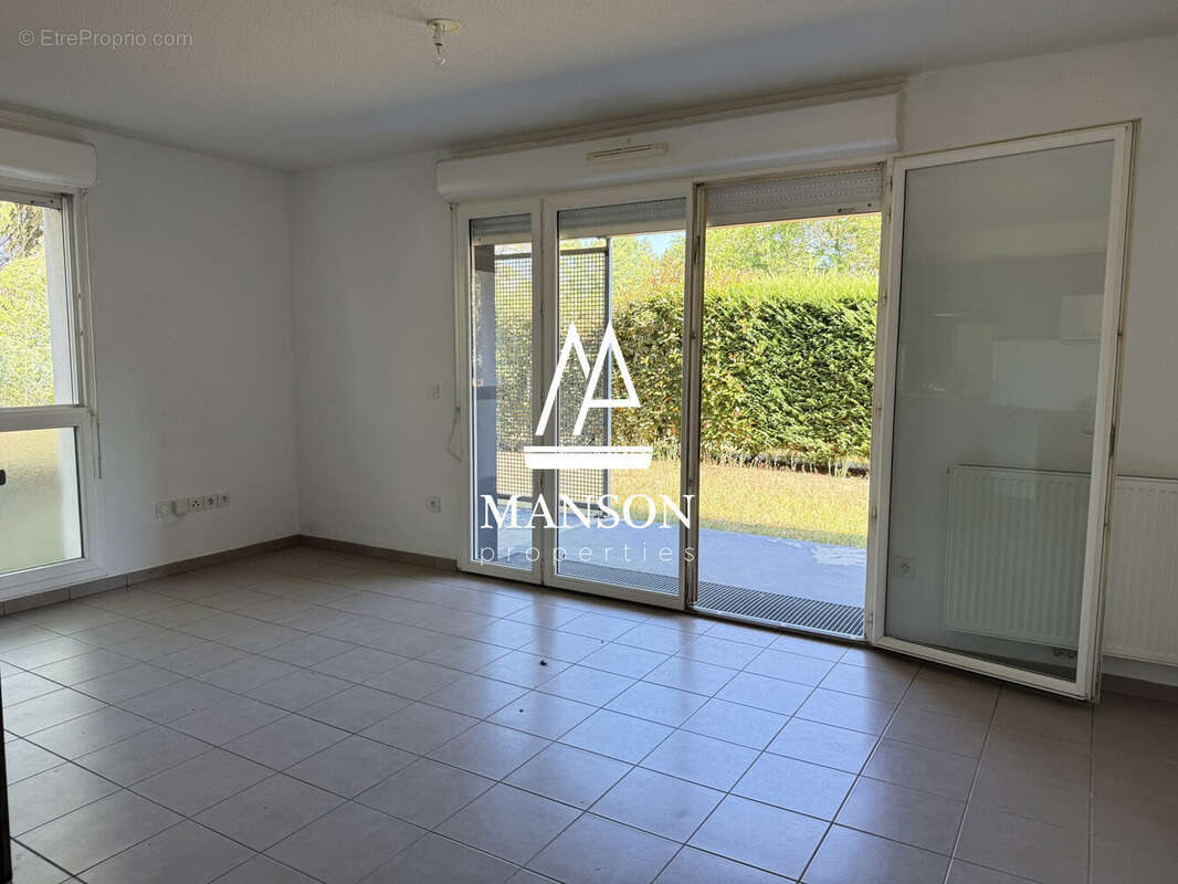 Appartement à PAREMPUYRE