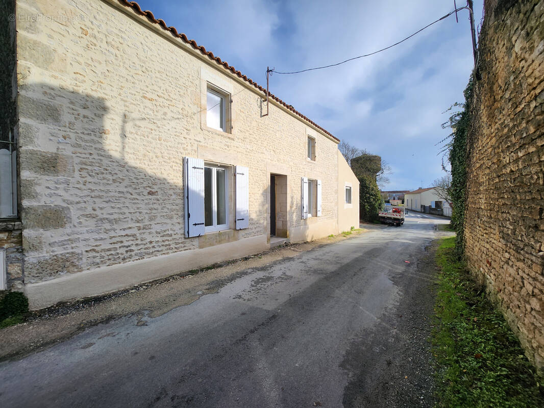 Maison à SAINT-AUBIN-LA-PLAINE