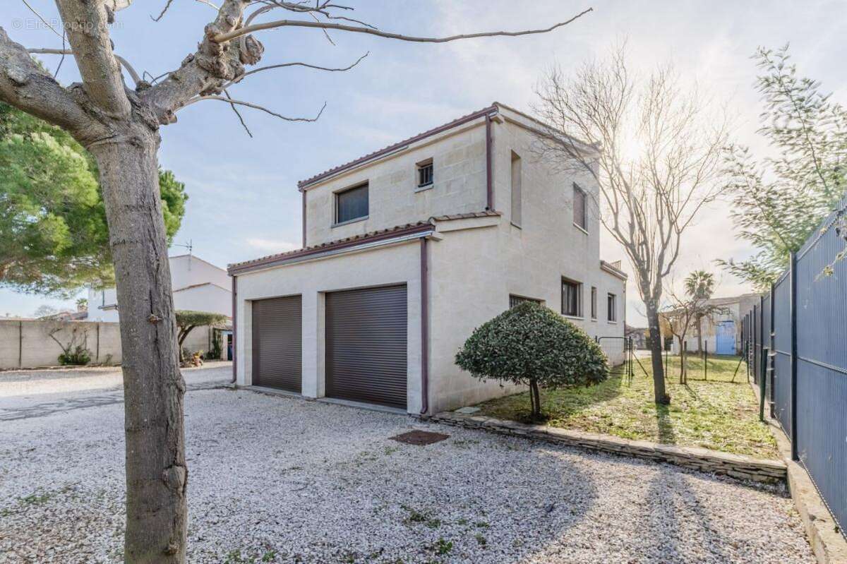 Maison 185 m² à Bessan  - photo 3